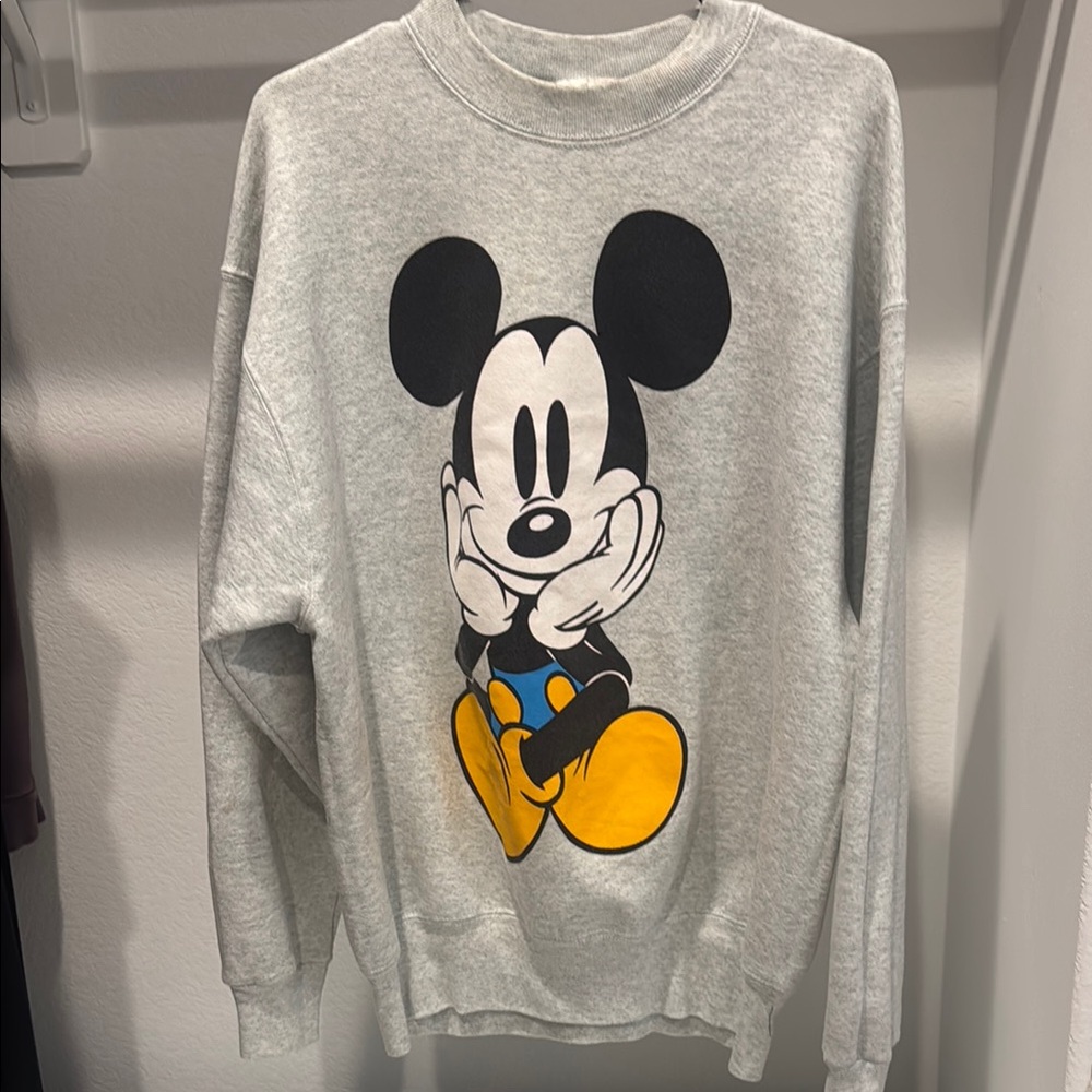 VTG Disney Gray and Black Crew Neck Mickey Mouse Sweater